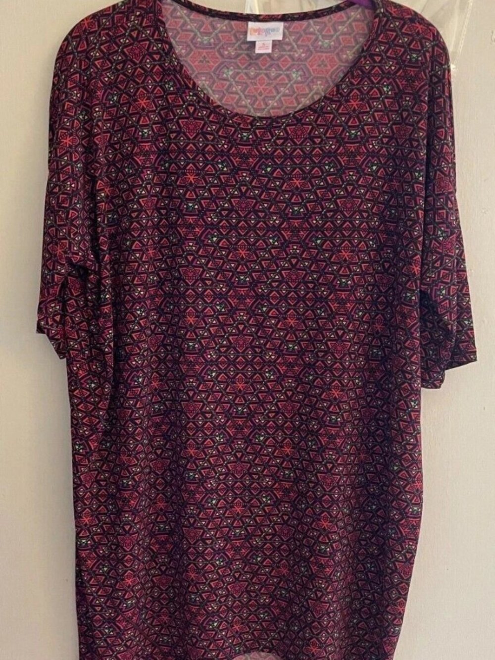 LuLaRoe Irma Tunic Top Womens Small Red Black Geometric 3/4 Sleeve